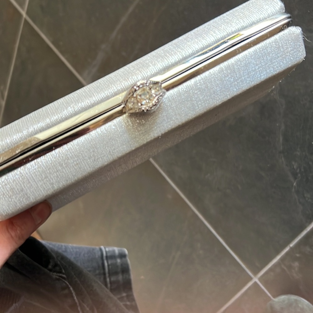 Metallic silver evening bag - Picture 3 of 9